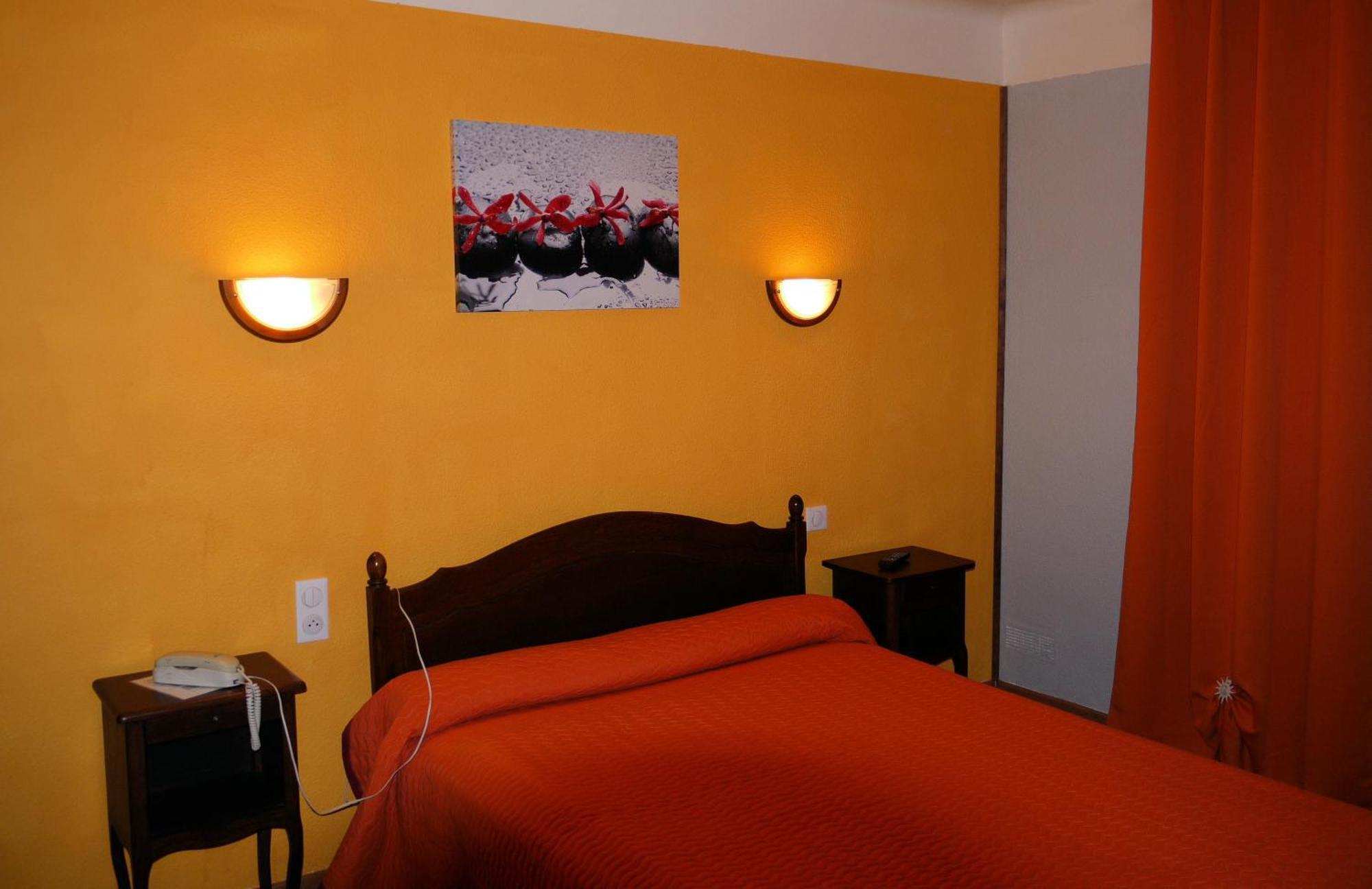 Hotel Le Castelet Ax-les-Thermes Exterior photo